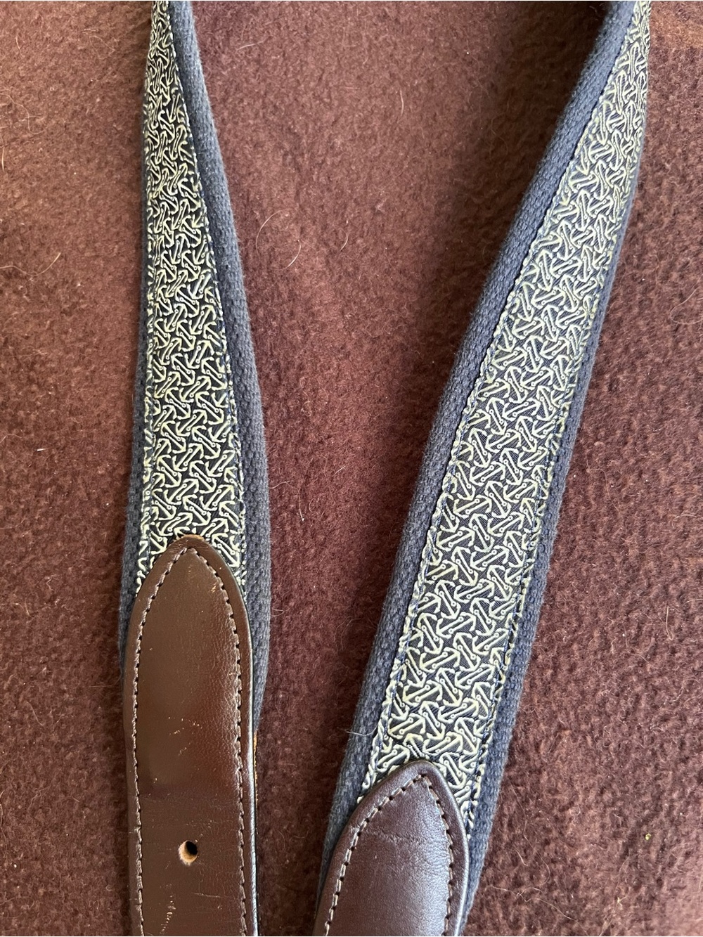 Vineyard Vines Ribbon Belt with geometric anchor pattern 30”